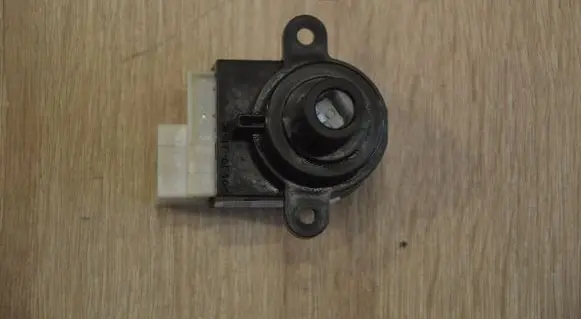 Chevrolet Captiva Ignition lock contact 20982800