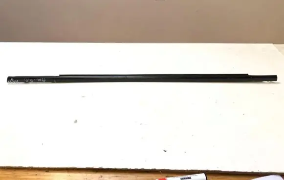 Mazda 3 I Rubber seal rear door window/glass 