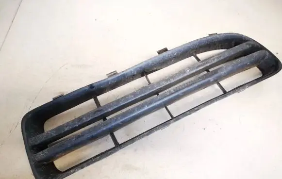 Skoda Octavia Mk1 (1U) Front bumper lower grill 1u0807368c