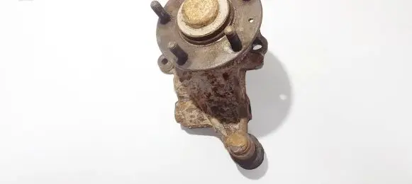 Mazda 626 Rear wheel hub