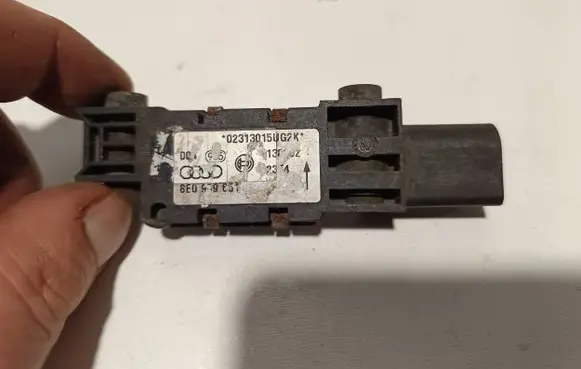 Audi A3 S3 8L Airbag deployment crash/impact sensor