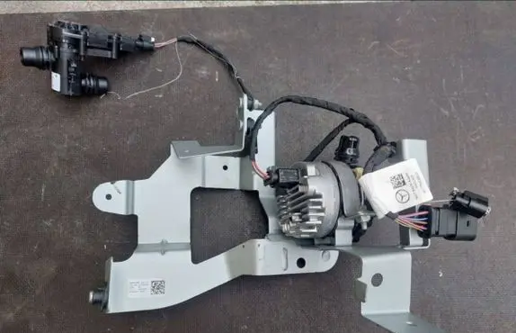 Mercedes-Benz A W177 Coolant heater control valve 0005061200