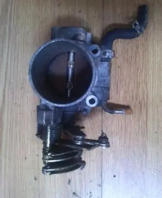 Subaru Legacy Throttle valve