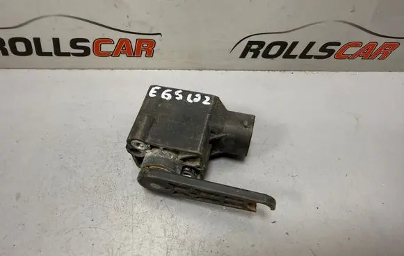Headlight/headlamp level sensor