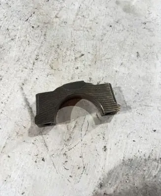 Mercedes-Benz E W211 Crankshaft Holder 
