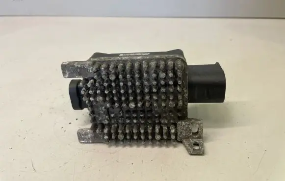 BMW 1 F20 F21 Coolant fan relay 940011401 9400114