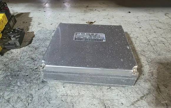 Mercedes-Benz S W220 Engine control unit/module A0255458532