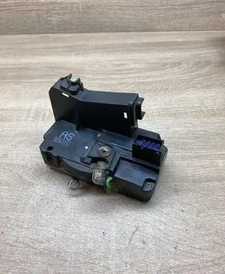 Opel Astra G Front door lock 90561151