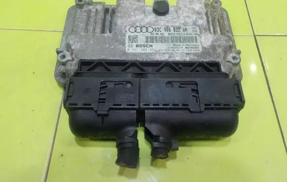 Audi A3 S3 8P Engine control unit/module 03C906022AN RP25 0261S04394
