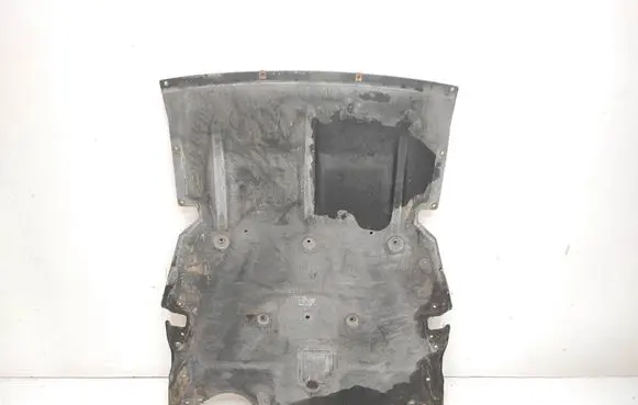 BMW 3 GT F34 Engine splash shield/under tray 7241818