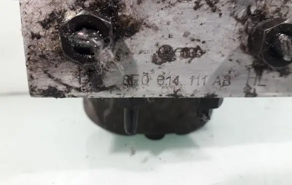 Audi A4 S4 B5 8D ABS Pump 8E0614111AB