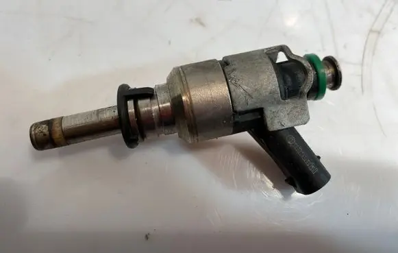 Audi A6 C7 Fuel injector 206E036K 104390510 SV1040511234217
