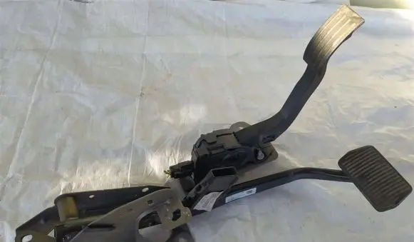 Ford Transit - Tourneo Connect Pedal assembly AV612407GB