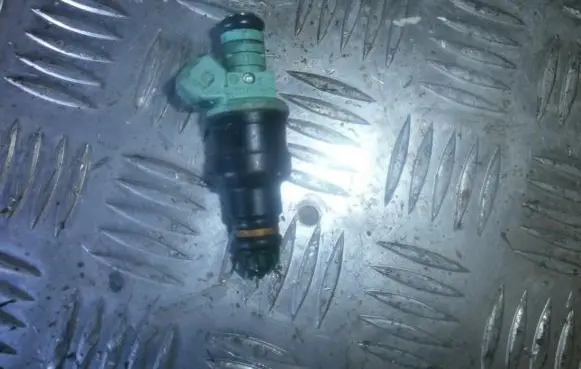 BMW 5 E34 Fuel injector 0280150415