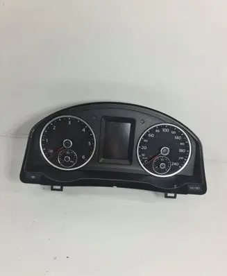 Volkswagen Tiguan Speedometer (instrument cluster)