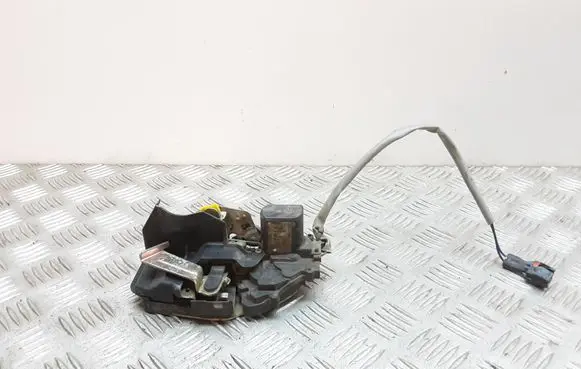 KIA Carens I Rear door lock