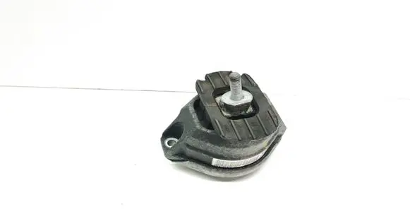 BMW 5 E60 E61 Engine mount bracket 6769874