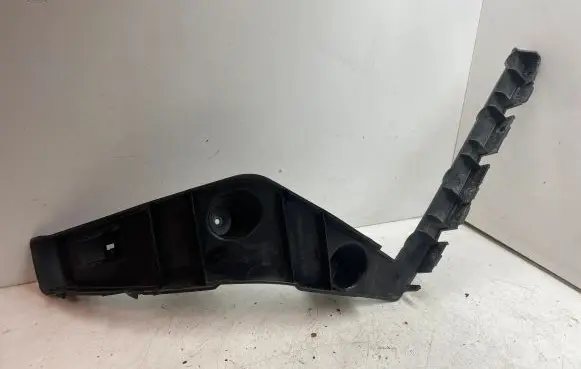 Maserati Levante Bumper support mounting bracket corner 670102578