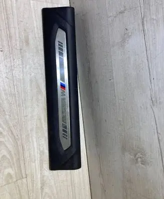 BMW 1 F70 Front sill trim cover 7469183