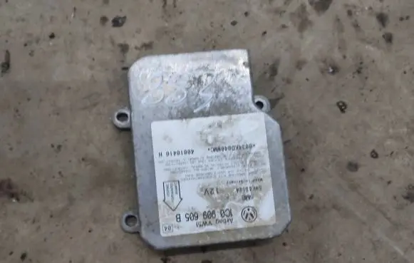 Volkswagen PASSAT B5.5 Airbag control unit/module 1C0909605B