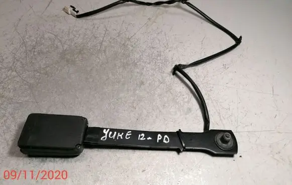 Nissan Juke I F15 Front seatbelt buckle 6157596