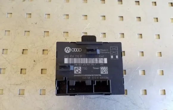 Audi Q7 4L Door control unit/module 4F0959795P