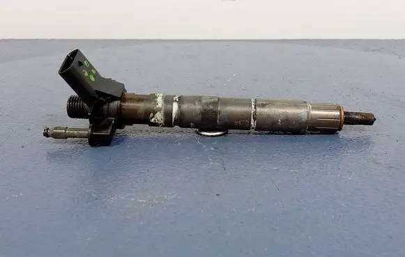 BMW X5 G05 Fuel injector 8580295
