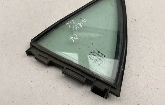 Toyota Auris 150 Rear vent window glass 43R00048 DOT24M189AS2