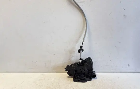 Volkswagen T-Roc Front door lock 3J2837015A