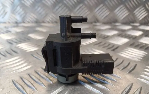 Volkswagen Touran I Turbo solenoid valve 1K0906283A