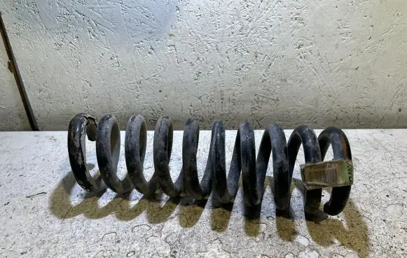 Chrysler 300 - 300C Rear coil spring 04895497AB
