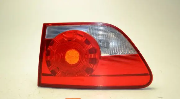 Tailgate rear/tail lights