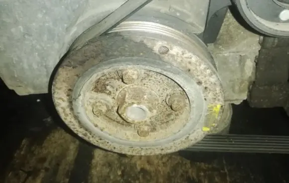 Volvo S40, V40 Crankshaft pulley