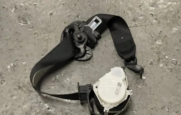 BMW 4 F36 Gran coupe Front seatbelt 34078320D WX0WY13 3003162345