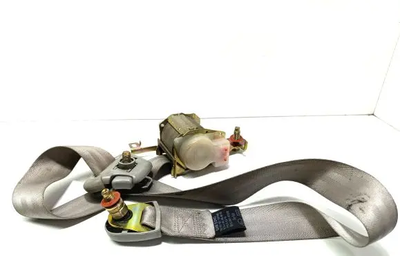 Hyundai Trajet Rear seatbelt