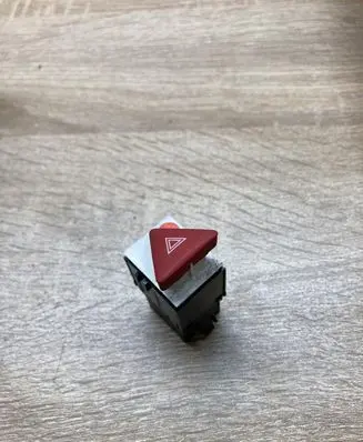 Volkswagen PASSAT B6 Hazard light switch 3C0953509A