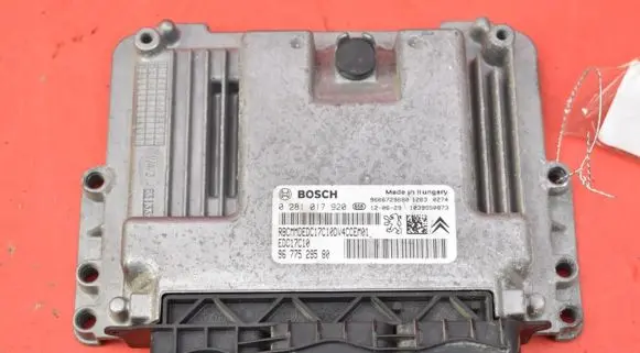 Peugeot 208 Engine control unit/module ECU 9677529580