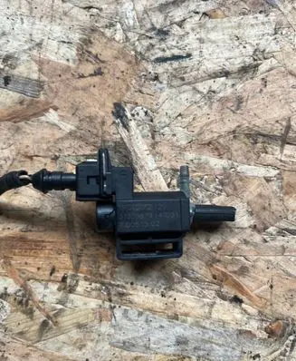 Volvo V40 Turbo solenoid valve 1339879 70051502