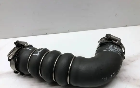 Audi A4 S4 B7 8E 8H Intercooler hose/pipe 8E0145738D