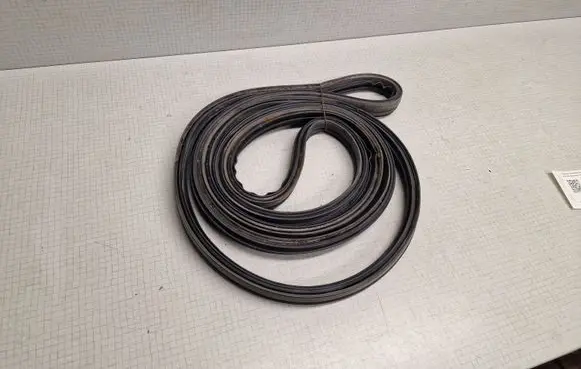 Subaru Outback Loading door rubber seal (on body) 