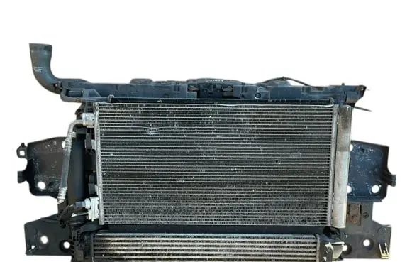 Renault Megane III Radiator support slam panel 752100004R