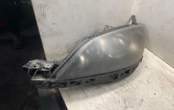 Mazda 3 I Headlight/headlamp P2951
