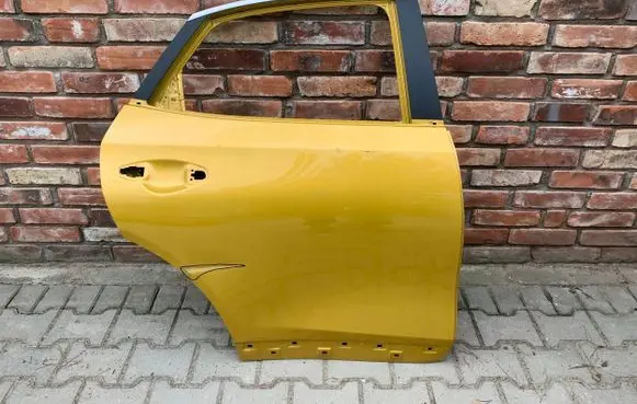 KIA Xceed Rear door