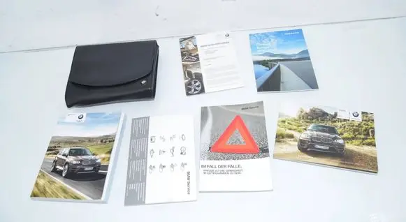 BMW X5 E70 Owners service history hand book 2606721 01402606721 2602175