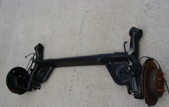 Nissan Leaf II (ZE1) Rear axle beam with reductor 