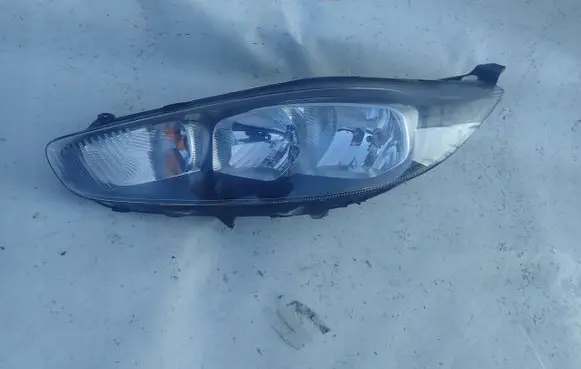 Ford Fiesta Headlight/headlamp