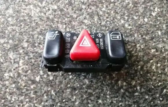 Mercedes-Benz E W210 Hazard light switch 2088200310
