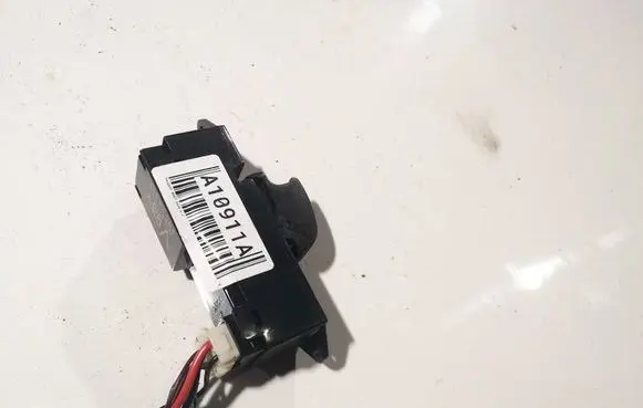 Peugeot 4007 Electric window control switch 8608a061 c8d-d602m