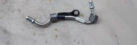 Fuel injector supply line/pipe