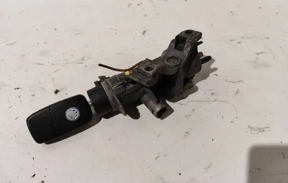 Audi A6 S6 C5 4B Ignition lock 4B0905851B